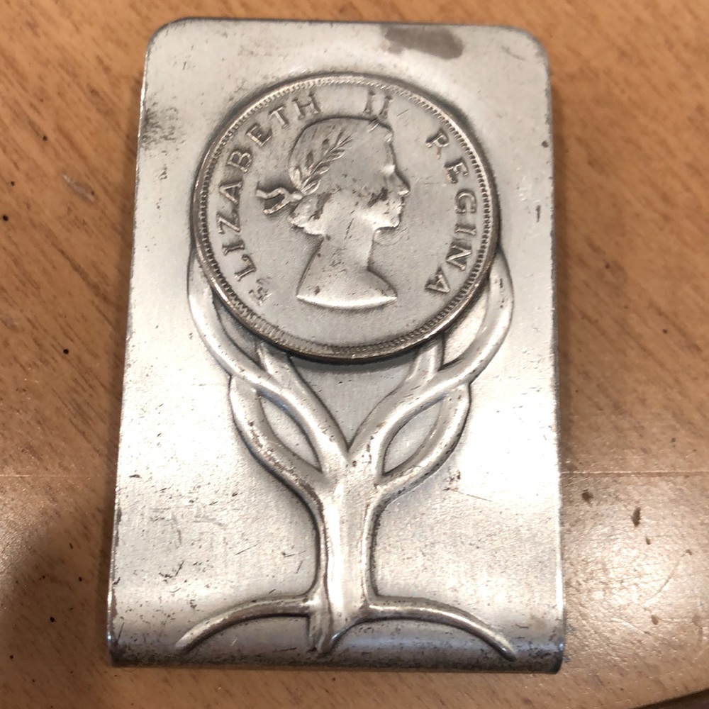 Elizabeth II Regina Exonumia Maneyclip Rare